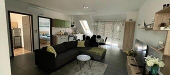 Charming 3-bedroom apartment with AC and WiFi in welcoming Balatonlelle