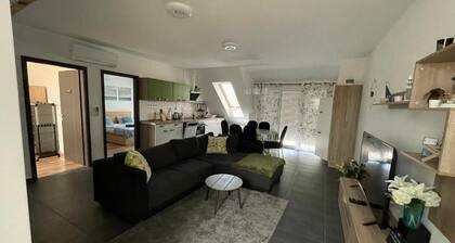 Charming 3-bedroom apartment with AC and WiFi in welcoming Balatonlelle