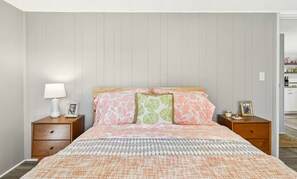 2 bedrooms, WiFi, bed sheets