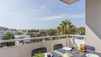 Nhà, 3 phòng ngủ, hiên | Khu ẩm thực ngoài trời