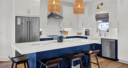 Waterfront 4-bedroom house on Topsail Island. Private sandbar/bring your boat!