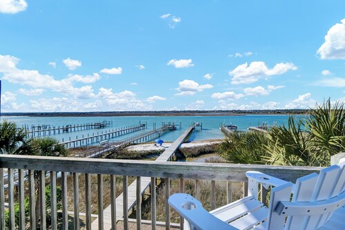 Waterfront 4-bedroom house on Topsail Island. Private sandbar/bring your boat!