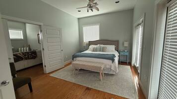 1 habitación, tabla de planchar con plancha, wifi gratis y ropa de cama