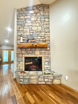 Interior - Relaxing Ranch Style Lake House (Kingston)