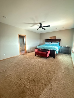 4 bedrooms, free WiFi