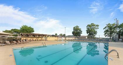 Recently Updated 2 Bedroom Condo in Pointe Royale Golf Village with King Beds