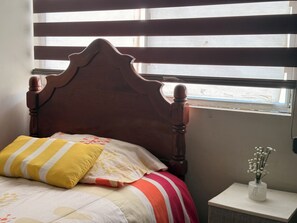 1 bedroom, WiFi, bed sheets - 20 minutes from the Monterrey arena! InHouse Suites (Monterrey)