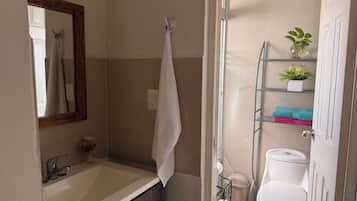 Toallas, jabón, papel de baño