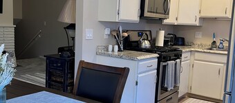 Downtown Coastal Trail 2 BDR 1 BTH Sleeps 2-6