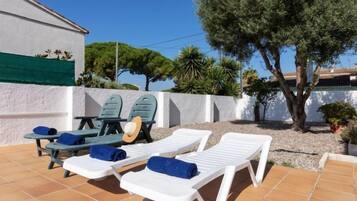 Villa, 4 Bedrooms | Property grounds
