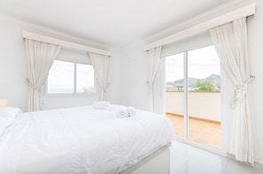 5 chambres, fer et planche à repasser, Wi-Fi gratuit, draps fournis