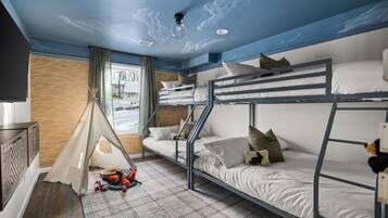 5 bedrooms, travel cot, free WiFi, bed sheets