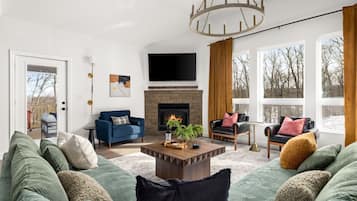 Smart TV, fireplace, offices