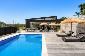 Pool - Hosts on the Coast "The Country Club" (Whangamata)