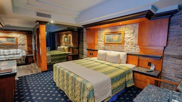 Suite Mewah, pemandangan resor | 1 kamar tidur, ruang kerja ramah laptop, dan Wi-Fi gratis