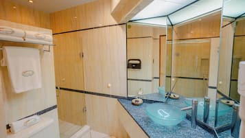 Luxury Suite, Resort View | Bilik Mandi | Pancuran mandi, kelengkapan dandanan diri percuma, pengering rambut