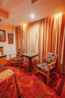 奢华套房, 度假村景观 | 1 多间卧室、笔记本电脑工作区、免费 WiFi