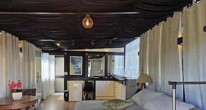 The Writers House - Suite Residences