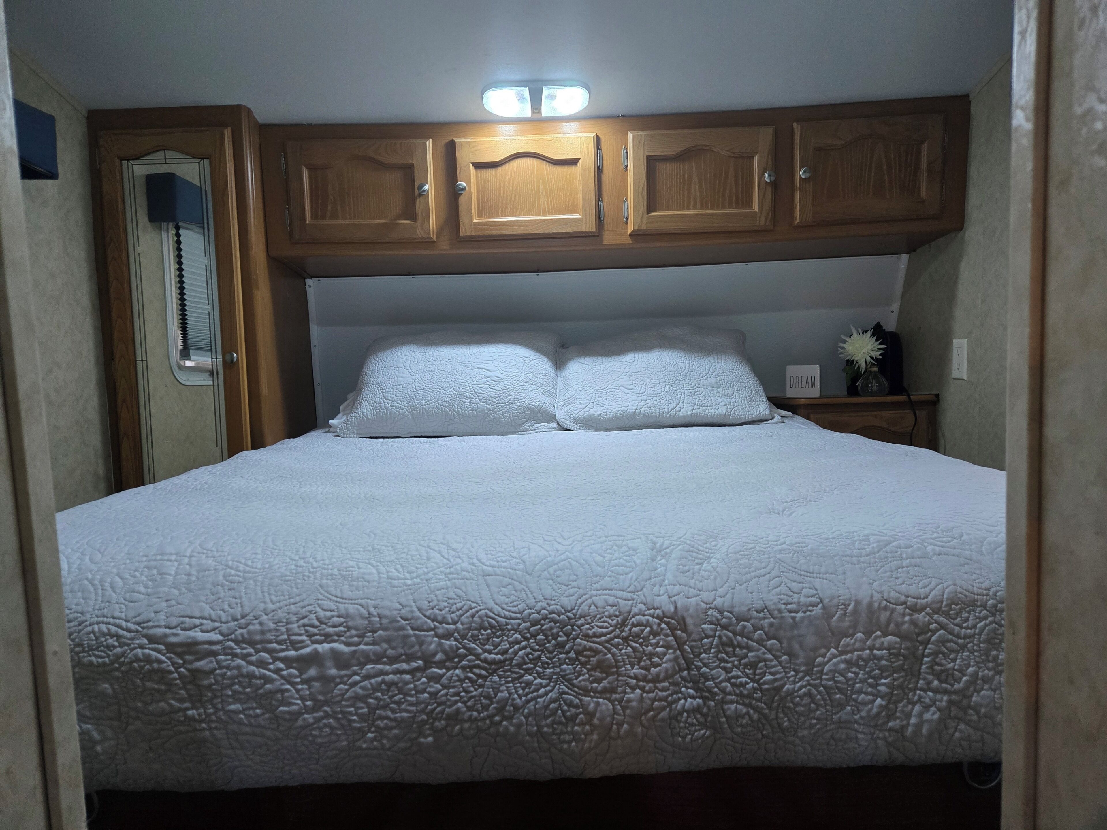 Internet, bed sheets