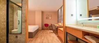 Campanile Hotel (Shenzhen Guanlan High-tech Park)