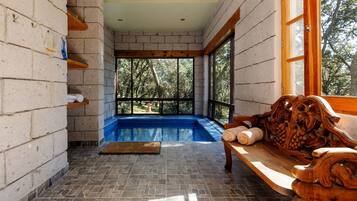 Tina de hidromasaje interior