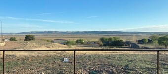 Spacious Guest House with an Awesome View in Paulden, near Gunsite Academy