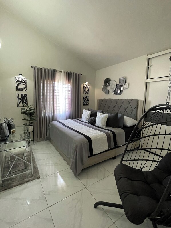 2 bedrooms, iron/ironing board, free WiFi, bed sheets