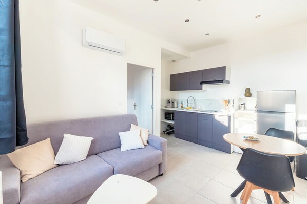 Smart TV - Charming T2 in the heart of Villeurbanne (Villeurbanne)