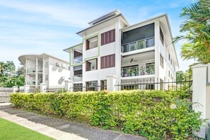 Exterior - Ocean Spray- Beachfront Retreat with Ocean Views, Jacuzzi & Pool (Yorkeys Knob)