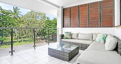 Ocean Spray- Beachfront Retreat with Ocean Views, Jacuzzi & Pool