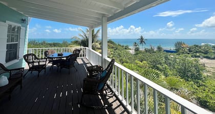 The Lookout House
Large 5-bedroom home with stunning views on the Sea of Abaco