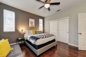 3 Schlafzimmer, Zimmersafe, Bügeleisen/Bügelbrett, Reisekinderbett