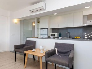 Hus, 3 soverom, terrasse | Eget kjøkken