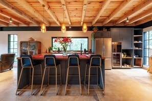 Panoramic Villa, 3 Bedrooms, Private Pool, Garden View | Dining room - Refugio San Simon (Valle de Bravo)