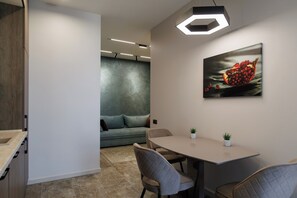 Dining - Charming 1-bedroom apartment with AC and WiFi in welcoming Chișinău (Chișinău)