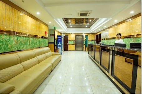 Interior. Zhengzhou Yaxin Hotel (Leshang Plaza)