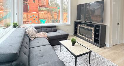 Stunning Custom Luxury 2-Bedroom GARDEN SUITE