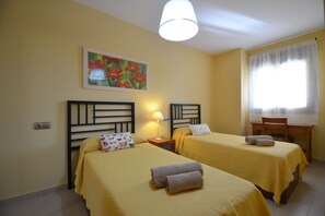 2 bedrooms, iron/ironing board, Internet, bed sheets