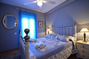 2 soverom, strykejern/-brett, internettilgang og sengetøy