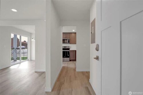 2BR near Tacoma Dome, downtown, restaurants & EQC