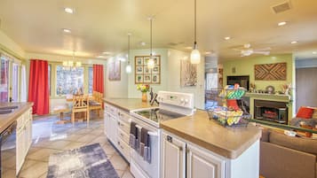 冰箱、微波炉、烤箱、炉灶