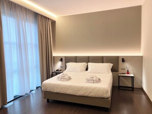 Comfort Double or Twin Room | Premium bedding, down comforters, memory foam beds, minibar - Unico Hotel (Ossona)