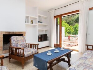 Casa, 3 habitaciones, Terraza | Sala de estar