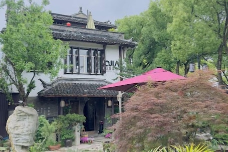 Exterior. Manxingju Garden inn