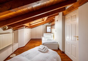 3 dormitorios, tabla de planchar con plancha, cuna de viaje y wifi