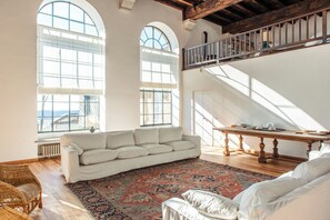 TV, fireplace - Villa La Limonera - Four Bedroom Villa, Sleeps 8 (Casciago)