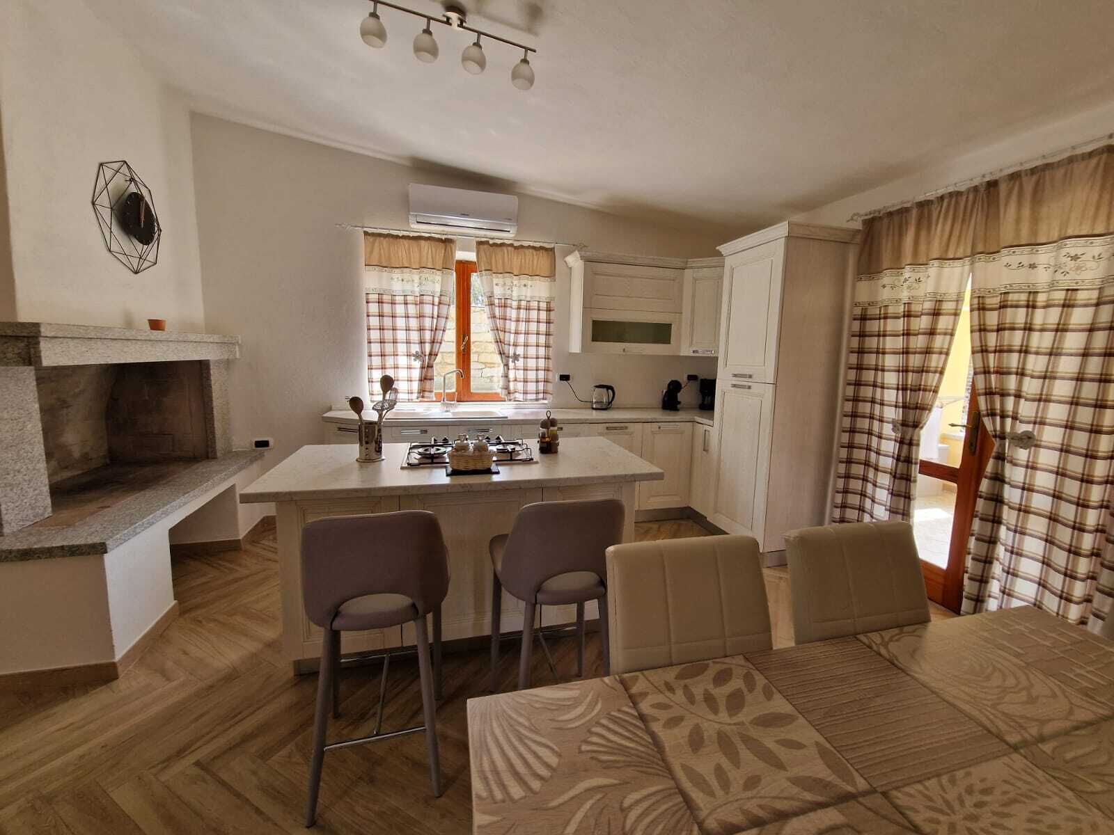 Frigorifero, forno, piano cottura, lavastoviglie