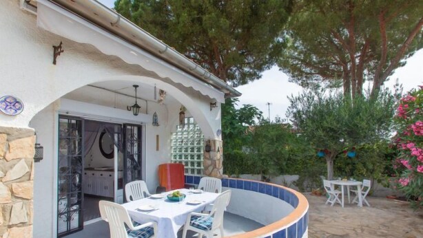 Outdoor dining - Global La Bahia - By Global Rental Holidays 6960 (L'Escala)