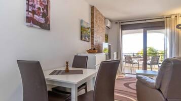 Maison, 3 chambres, terrasse | Salle Ă  manger