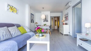 Unclassified image, 4 of 12, button - Global Princep Apartment 7018 (Cambrils)